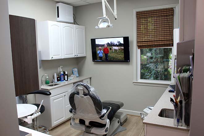 dental office airborne pathogen reduction and air purification system
